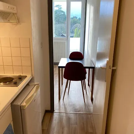 Studio Avec Balcon Et Place De Parking T558 Gradignan